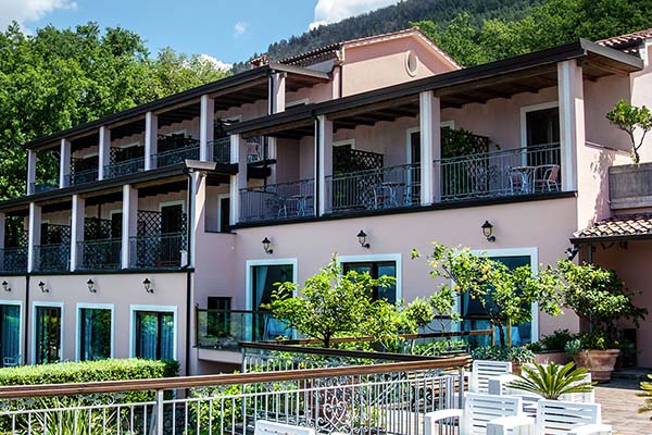 Hotel Martino - con ampia vista sul Golfo di Policastro e sull'Isola di Santo Ianni